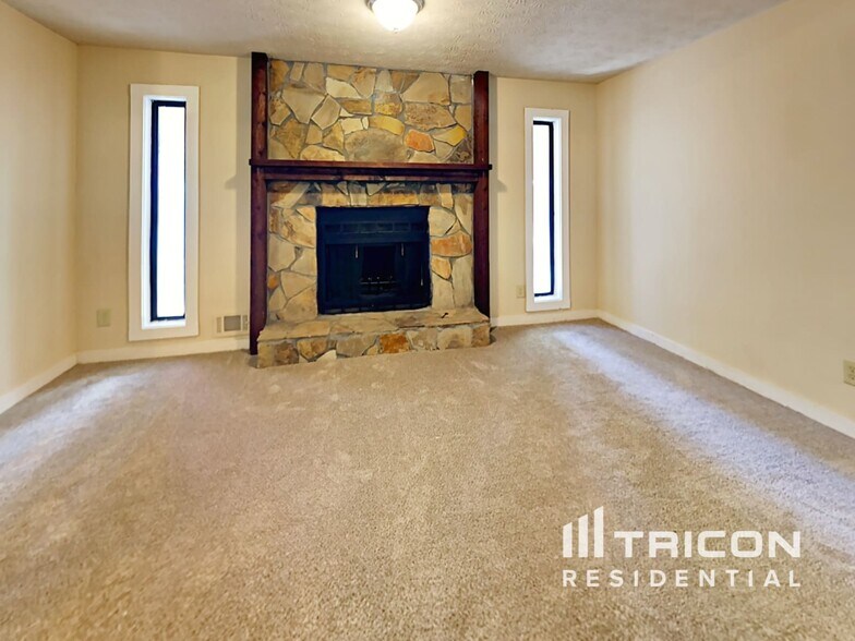 Building Photo - 5054 Stoney Point Ln