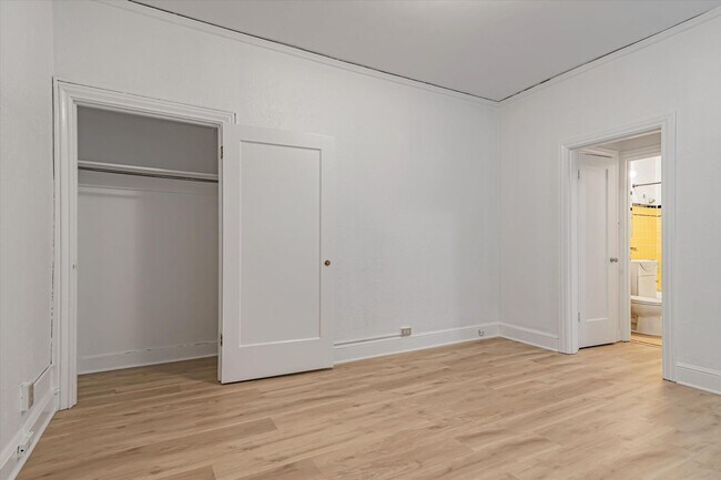 Building Photo - 2957 Fillmore St