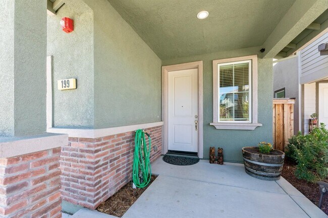 Building Photo - 199 Clover Meadows Cir
