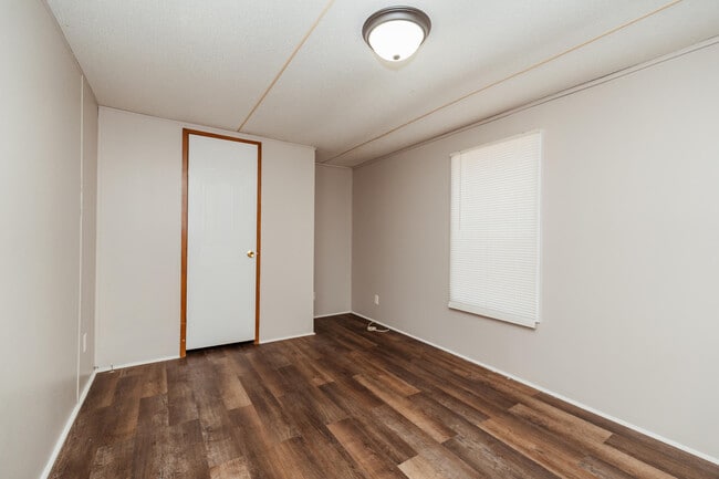 Building Photo - 4680 Hardy Adams Rd