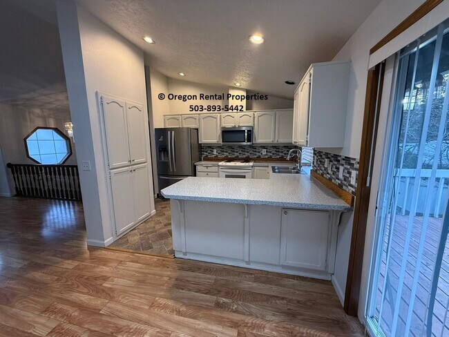 Building Photo - 12802 SE Main St