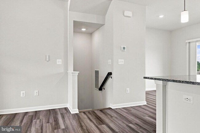 Building Photo - 417 Seeback Dr