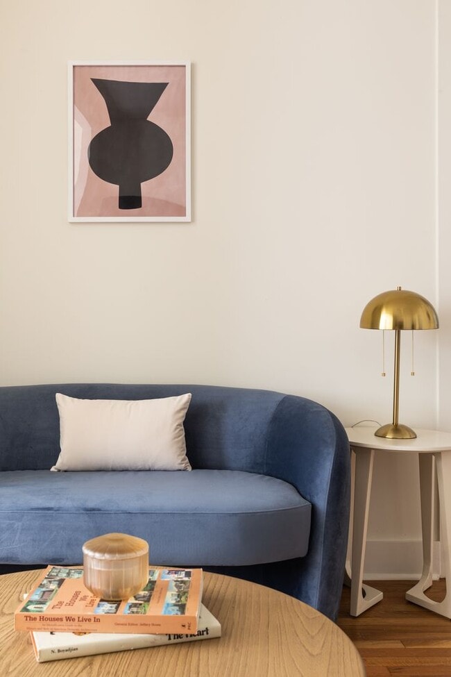 Interior Photo - 449 E. Ponce