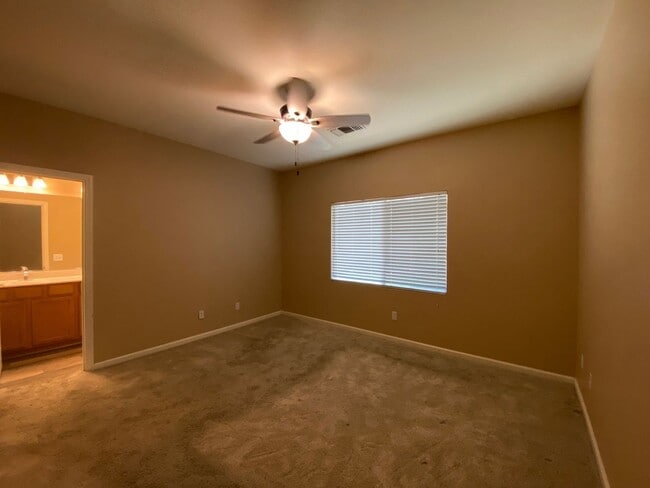 Building Photo - Charming 3 Bedroom 2 Bath Home in Elk Grov...