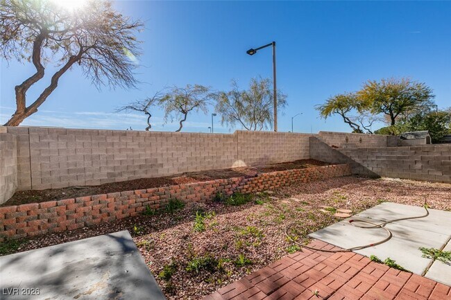 Building Photo - 7809 Calico Flower Ave