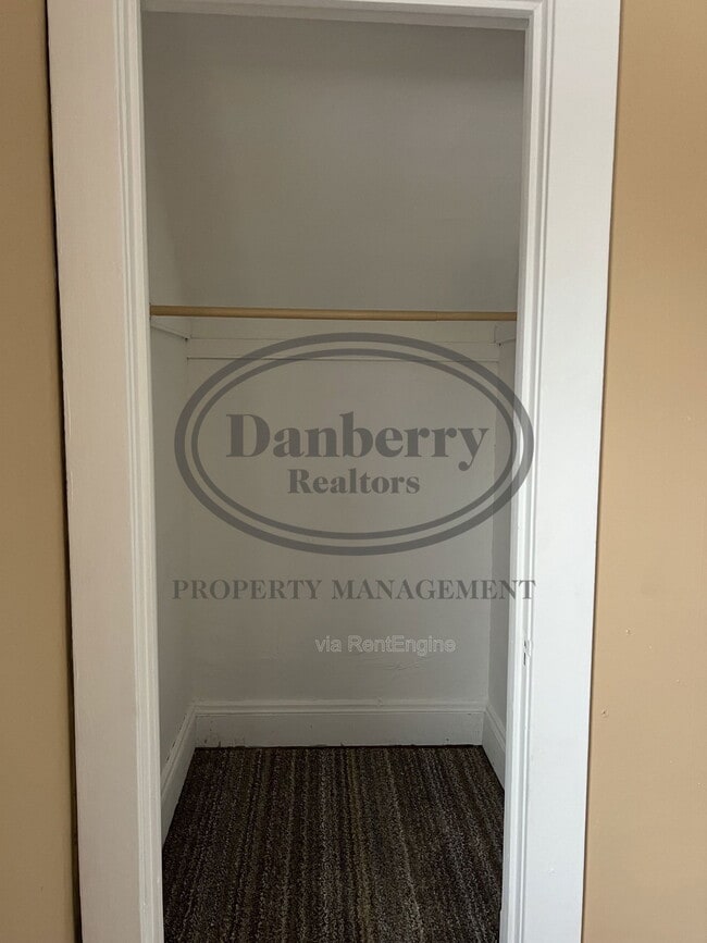 Building Photo - 2416 Lawton Ave