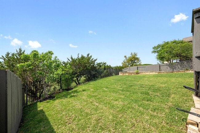 Building Photo - 687 Ledge Stone Dr