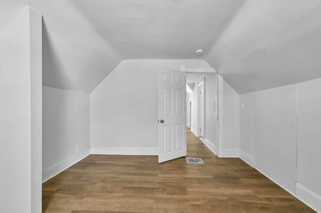 Building Photo - 3132 Elyria Ave