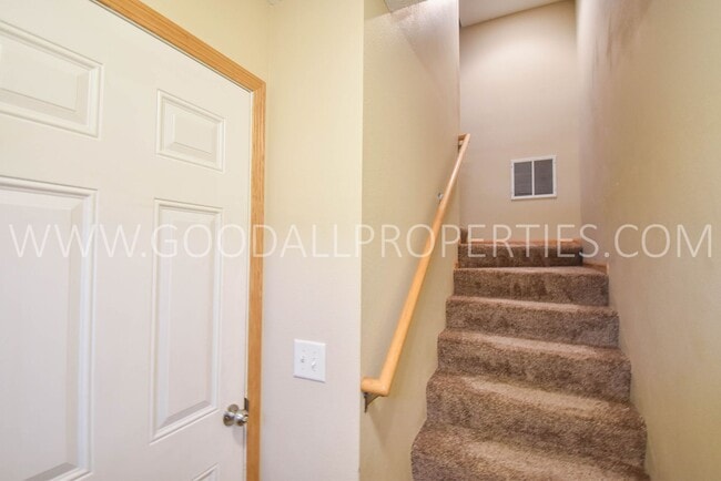 Building Photo - 15404 Townsend Ave