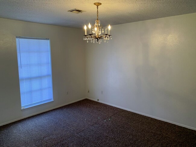 Building Photo - Duplex