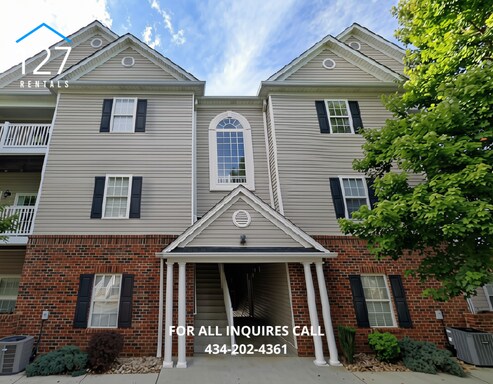 Building Photo - 3-Bedroom, 2-Bath with Pool Access, Private Patio & Walkable Dining!