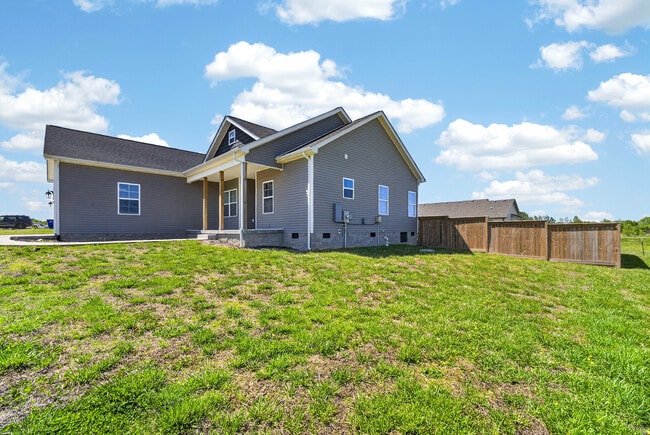 Building Photo - 147 Greenbriar Ln