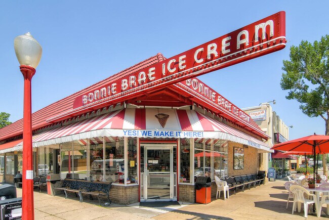 Building Photo - 1667 S Milwaukee St