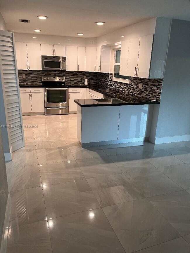 Building Photo - 11712 SW 13th St