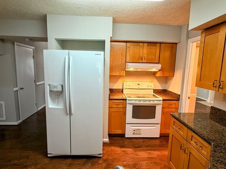 Building Photo - 4001 Bittern Ct