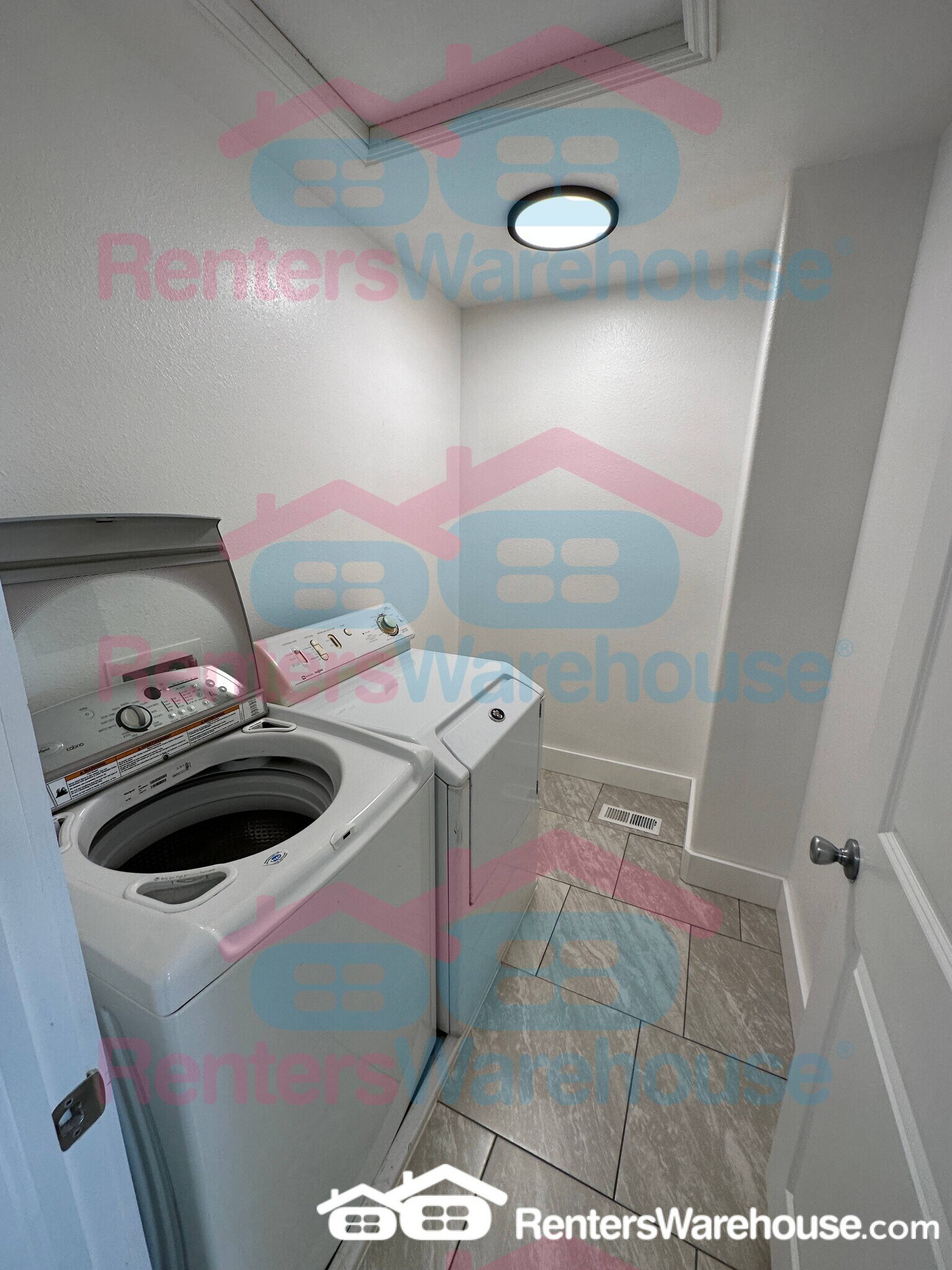 Building Photo - 405 E 475 N