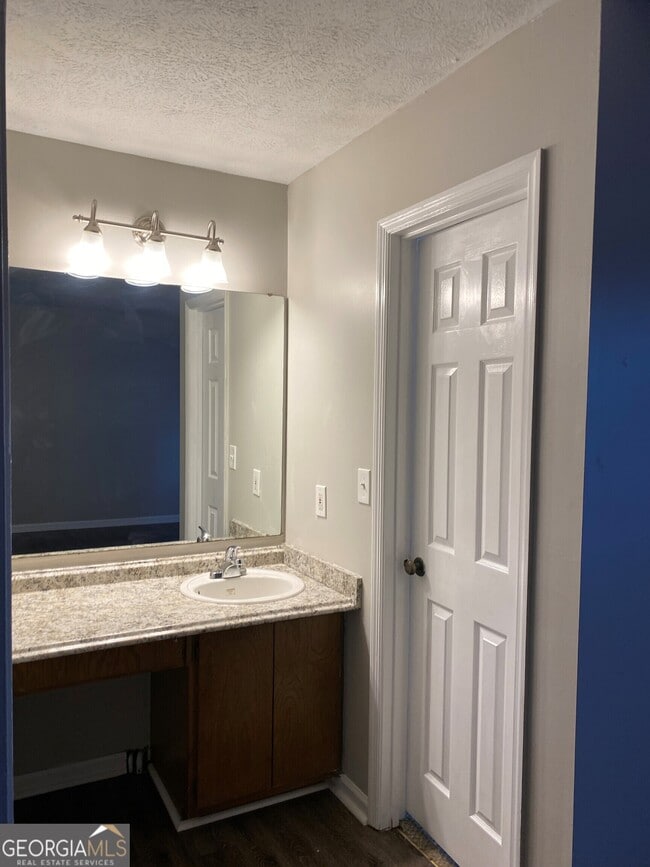 Building Photo - 209 Sheraton Ct