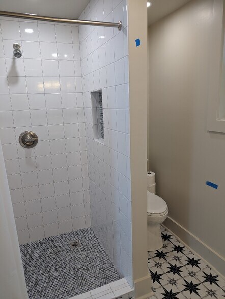 Building Photo - 216 Phosphor Ave