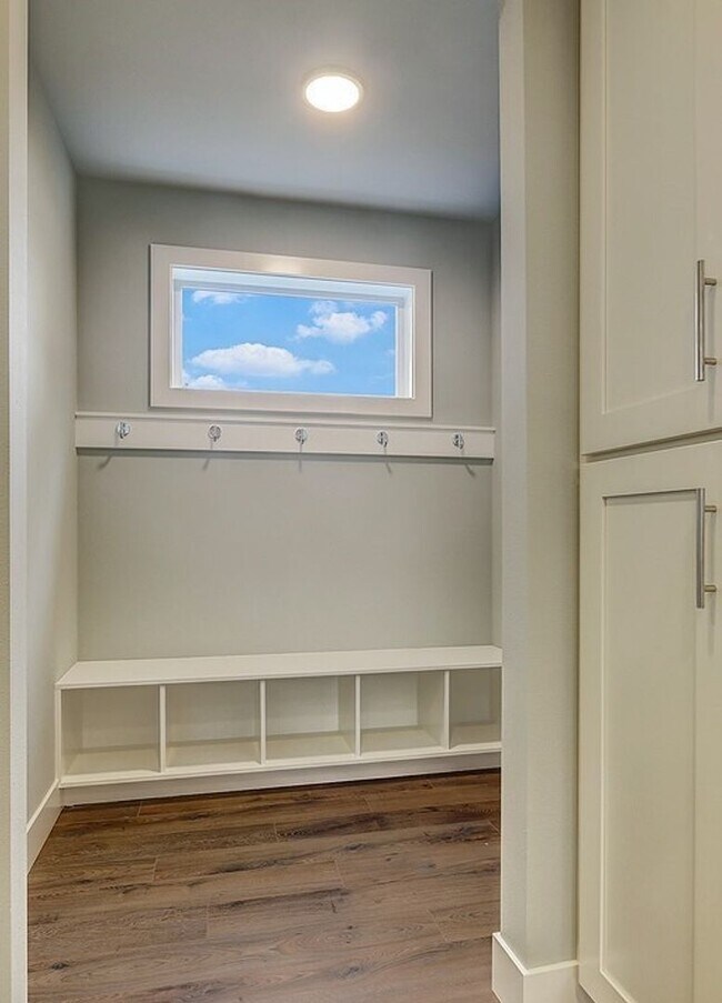Building Photo - Beautiful 3 bed Home in Edmonds
