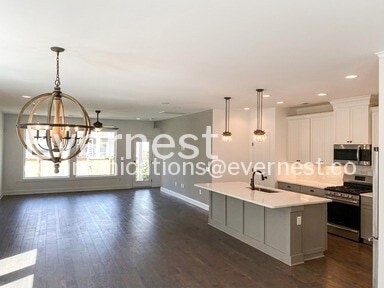 Building Photo - 3-Bed/3-Bath Modern Single Family Home with Attached Garage/Available Soon!