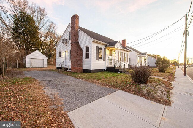 Building Photo - 1226 Pemberton Dr