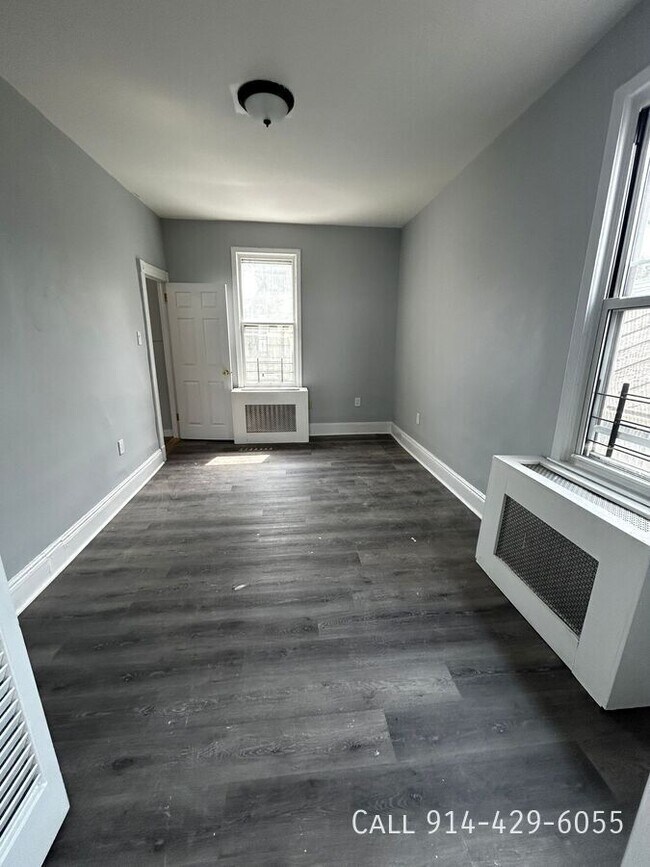 Building Photo - 90 Linden St