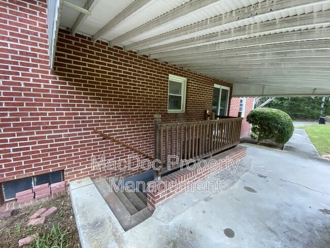 Building Photo - 25345 Patriot Hwy