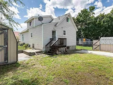 Building Photo - 2819 E Queen Ave