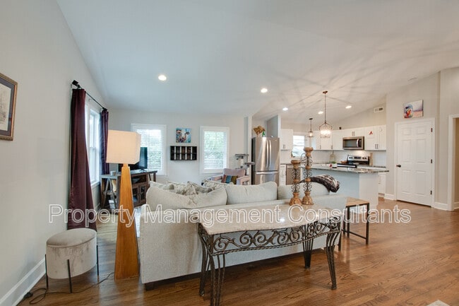 Building Photo - 805 Rison Ave NE