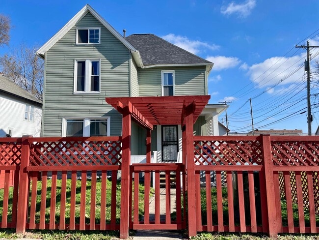 Primary Photo - 28 N Princeton Ave