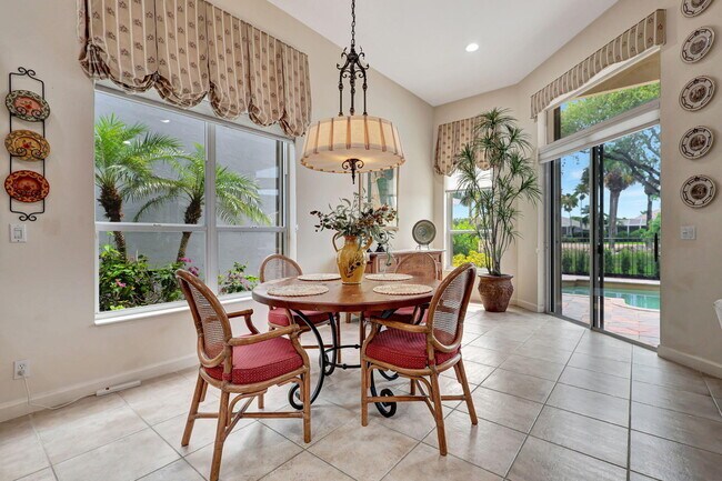 Building Photo - 8671 Falcon Green Dr