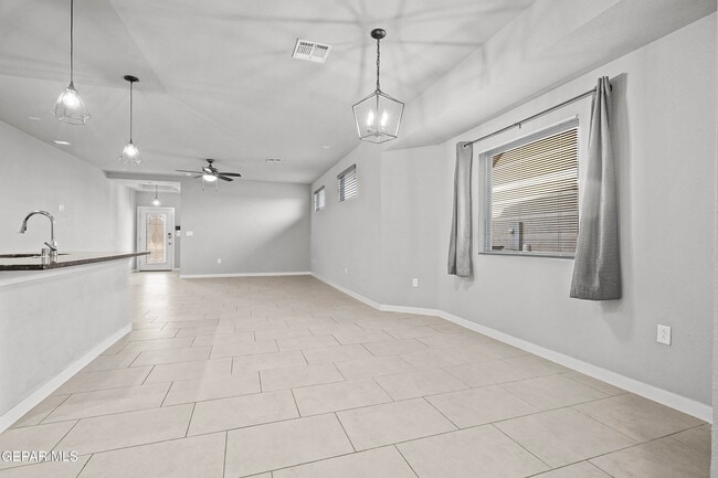 Building Photo - 6981 Black Mesquite Dr