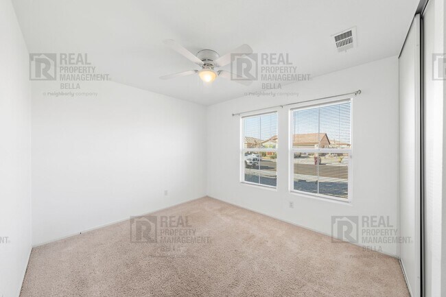 Building Photo - Spacious 4-Bed, 2-Bath Open-Concept Home i...