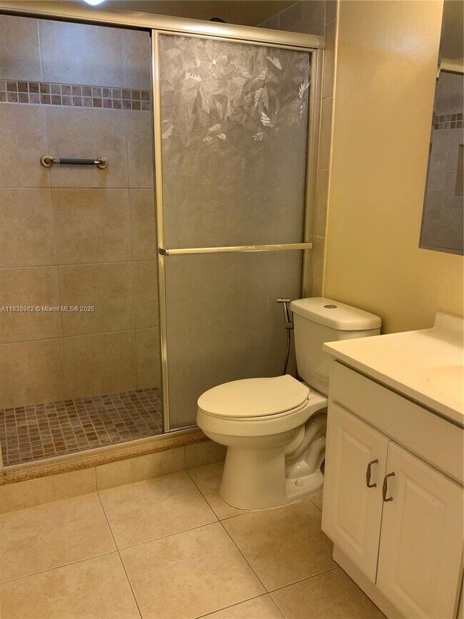 Building Photo - 2405 Antigua Cir