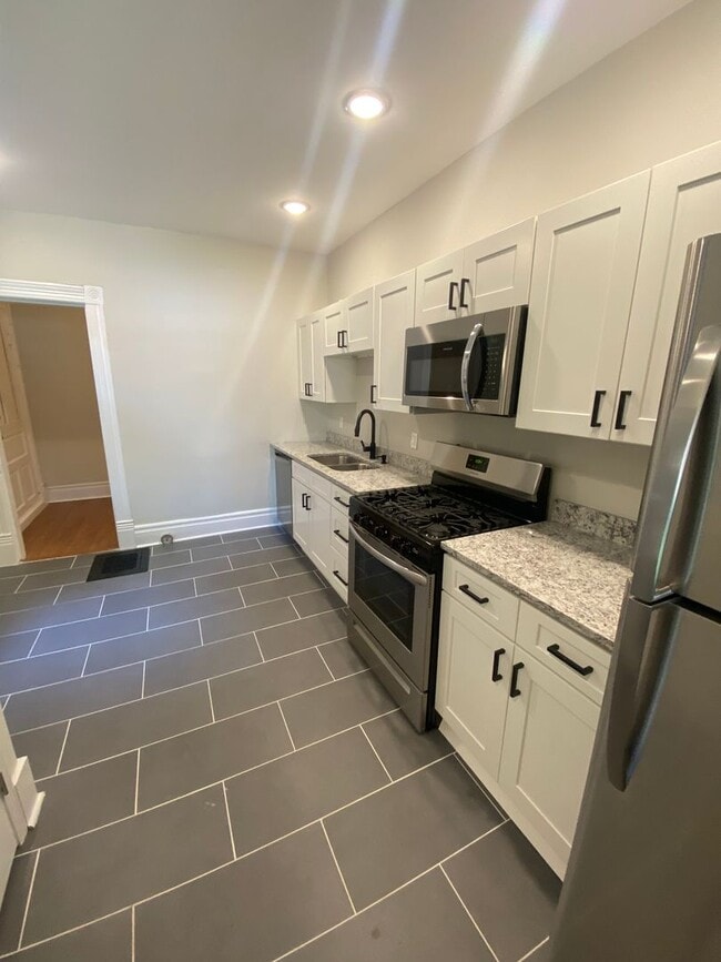 Building Photo - 1708