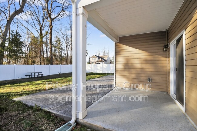 Building Photo - 2212 Apple Glen Ln