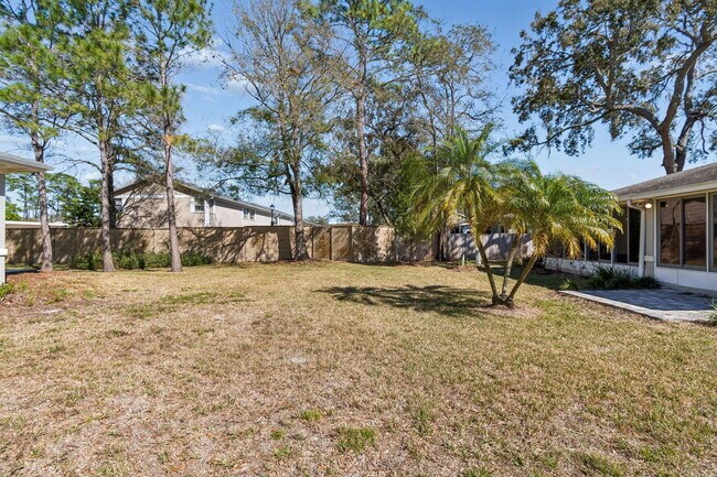 Building Photo - 2011 Villa Sites Dr