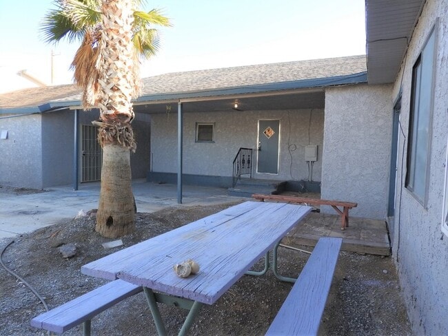 Building Photo - 2220 W Bell Vista Ave