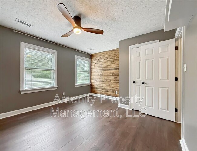 Building Photo - 11 Blacksmythe Ln
