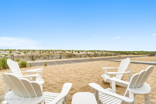 Building Photo - 804 Oceanfront