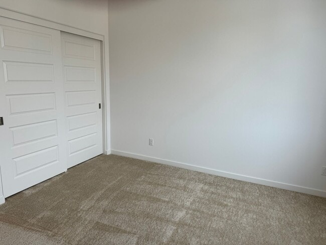 Building Photo - 13885 Sedum Ln