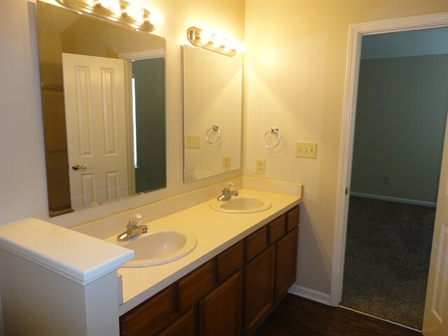 Building Photo - 3102 E Springmeadow Ln