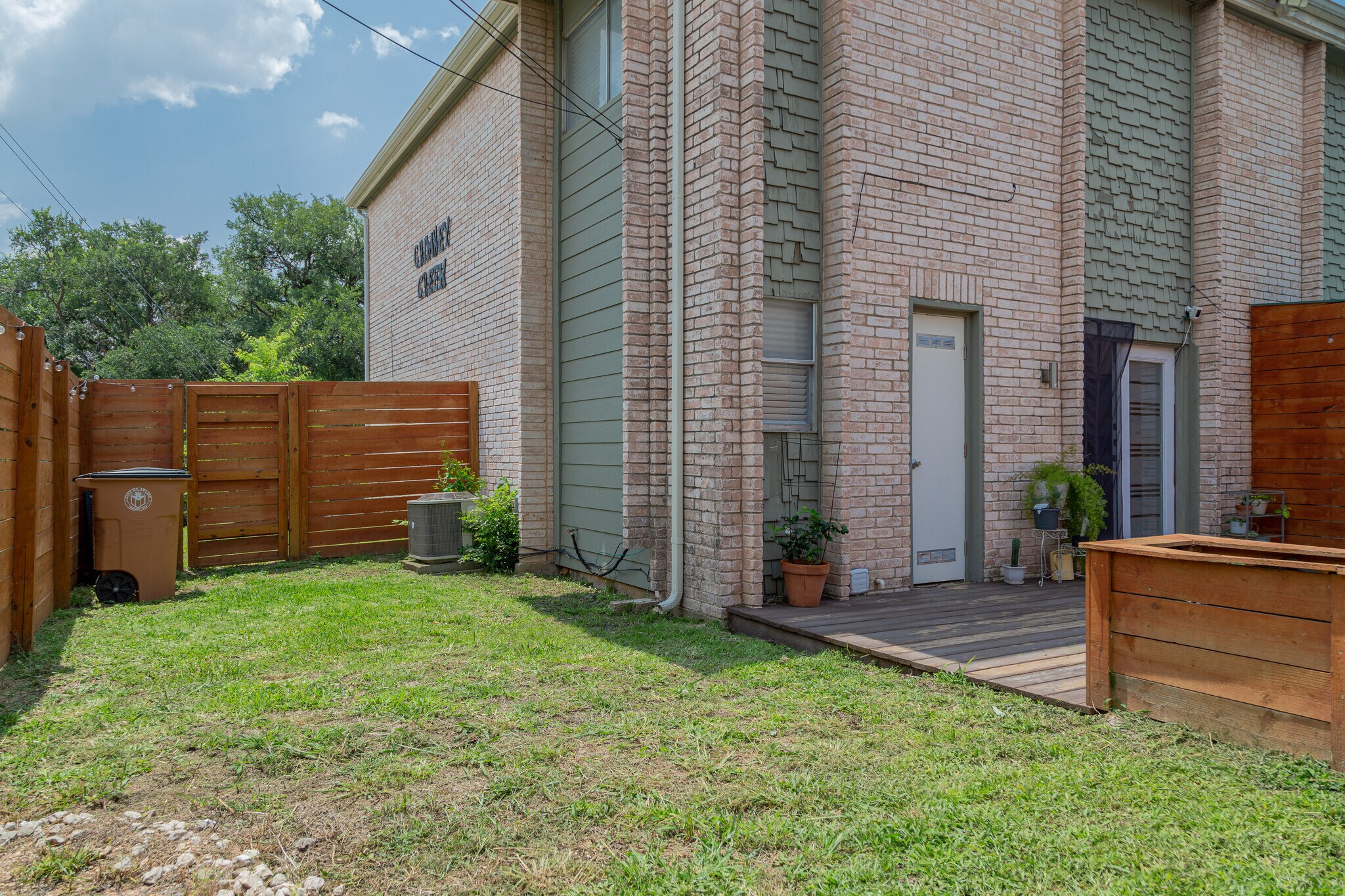 Building Photo - 6410 Chimney Creek Cir