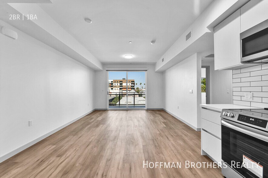 Building Photo - 1240 Magnolia Ave