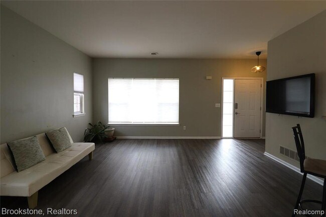 Building Photo - 2096 Cloverly Ln