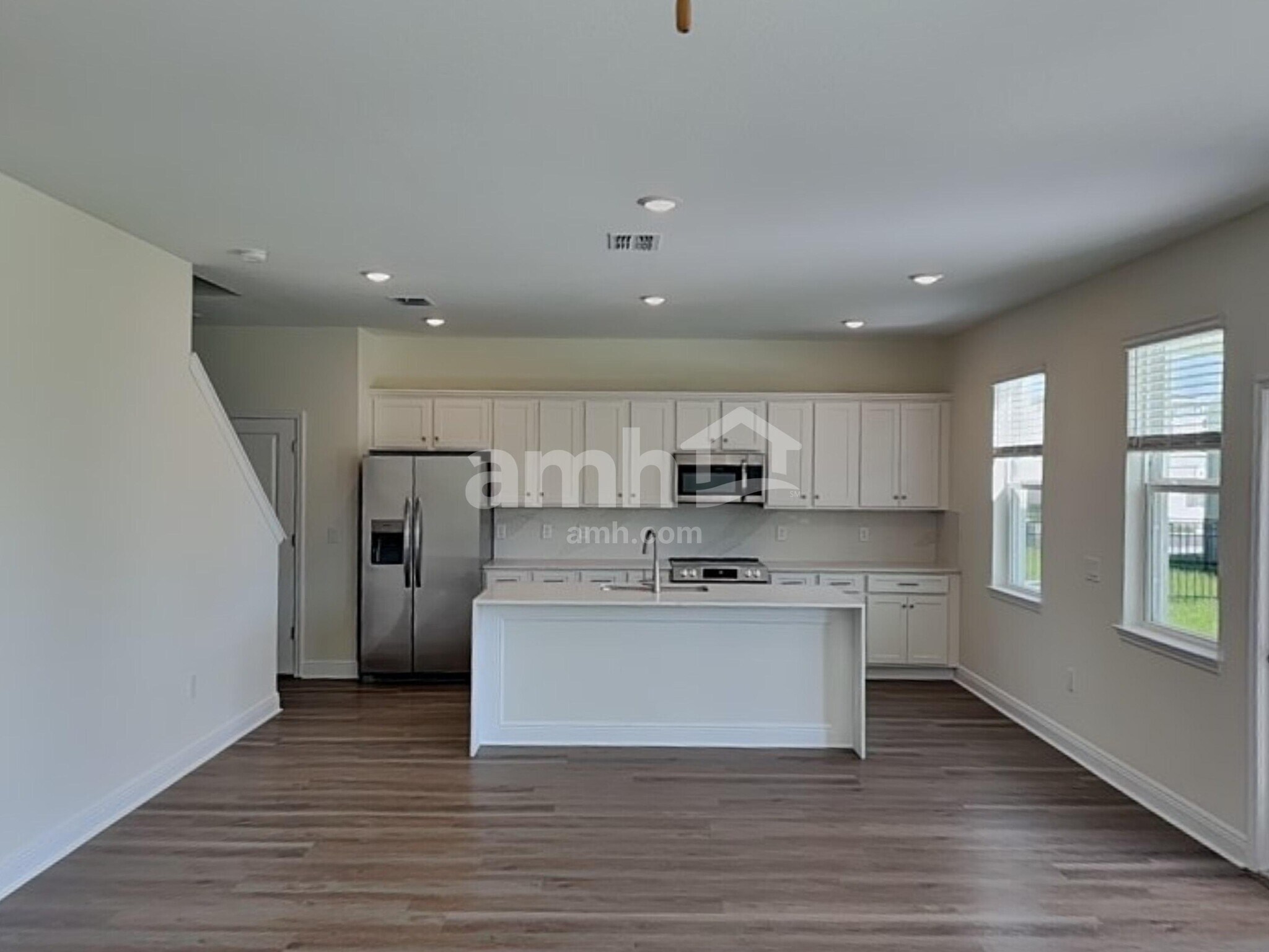 Building Photo - 5936 River Farm Ave
