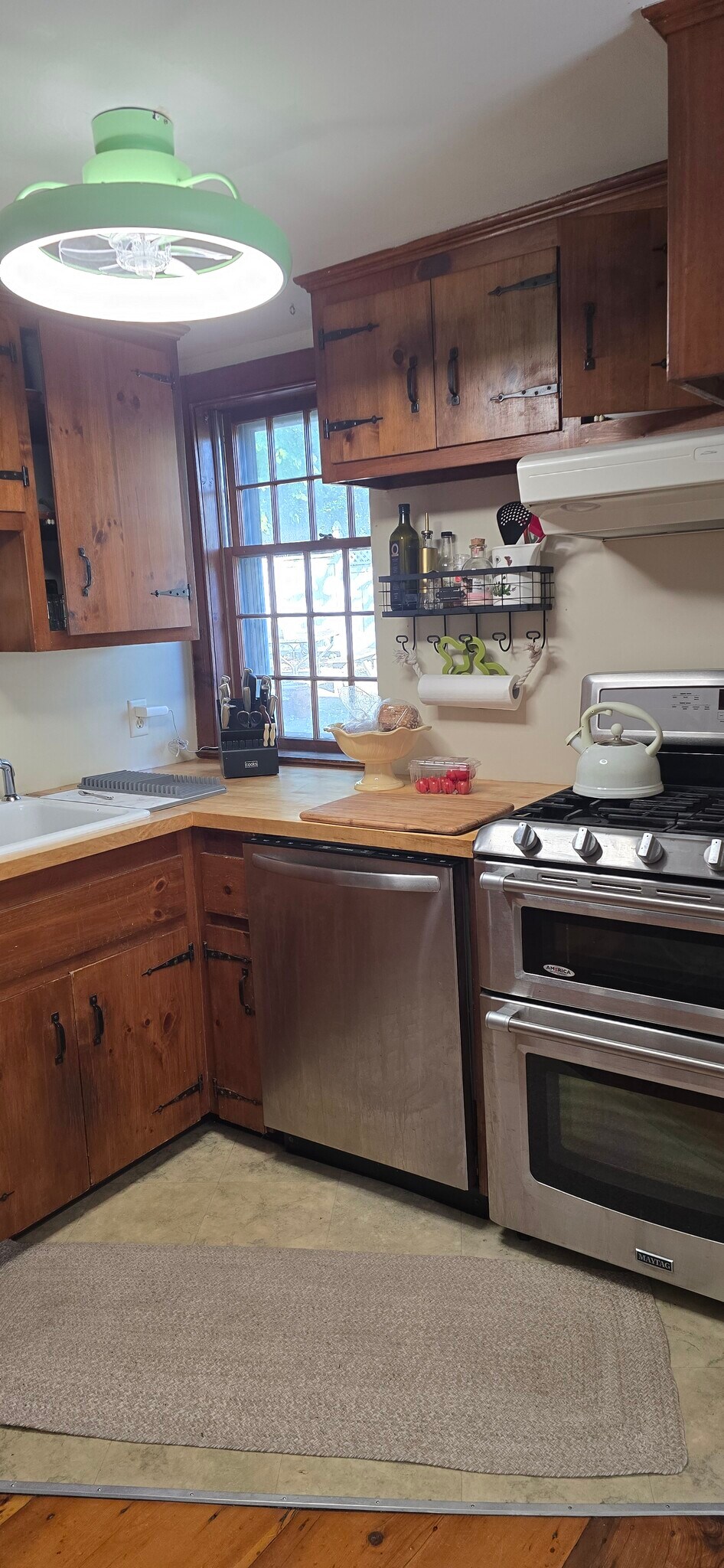 Building Photo - 18 King St