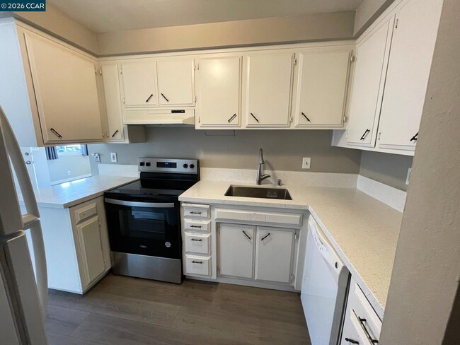 Building Photo - 4643 W Rishell Ct