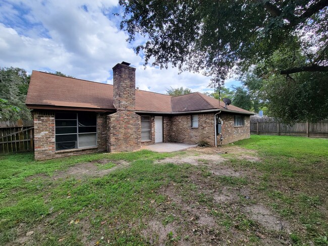 Building Photo - RECENTLY REMODELED 4 BEDROOM 2 BATH HOME I...