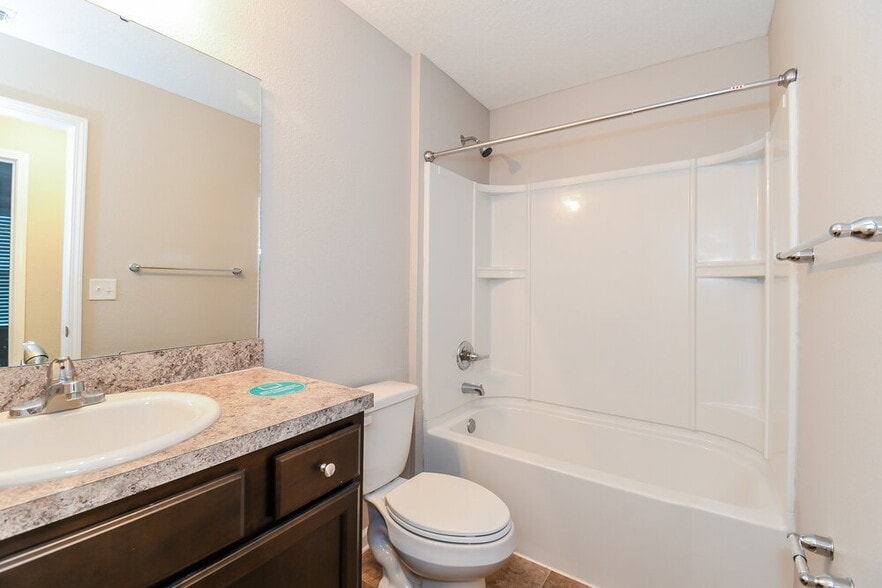 Building Photo - 1217 Sarahs Landing Dr